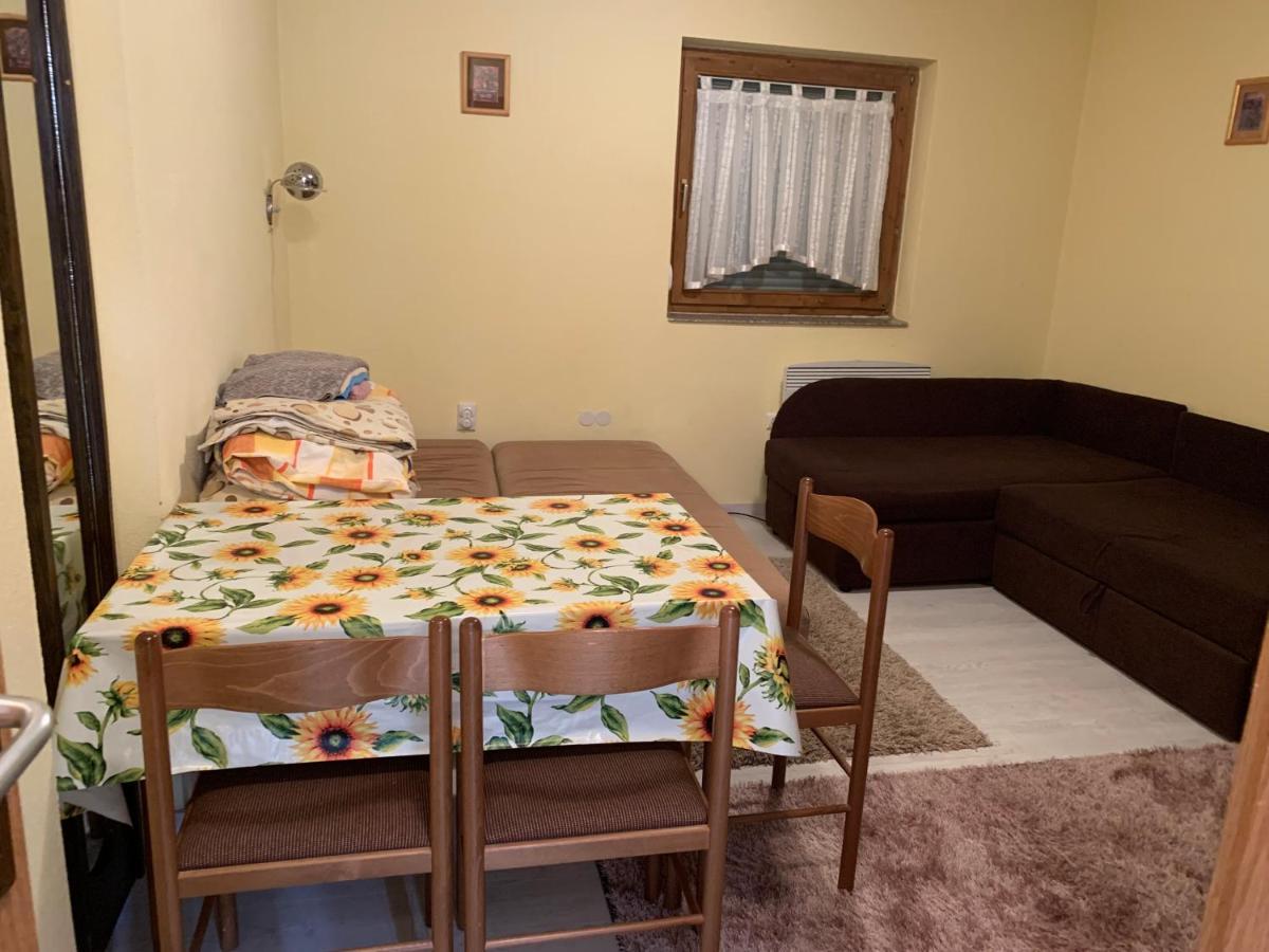 Apartments Vanja Яхорина Екстериор снимка